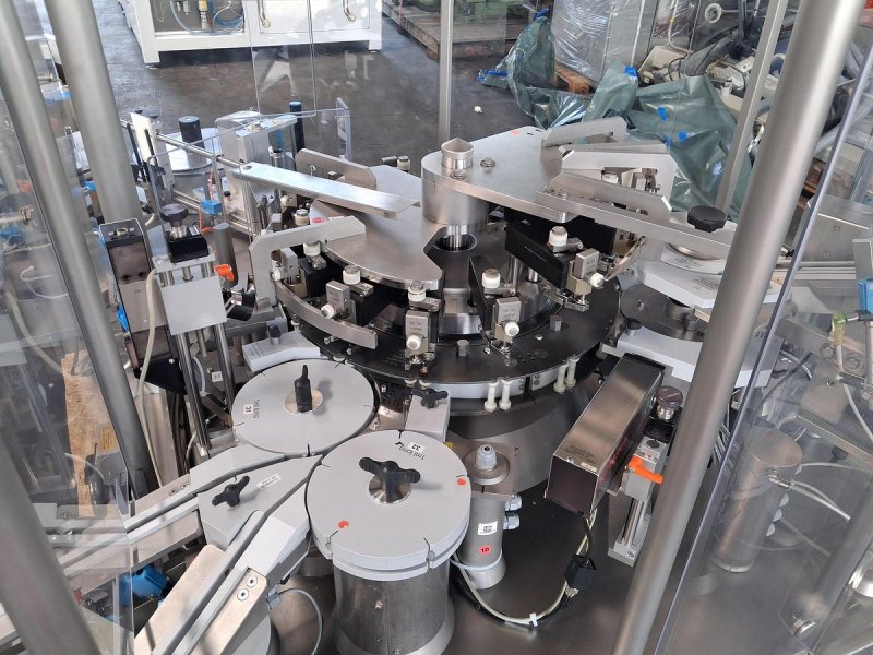 inova pharma systems GMbH CKK 62 Rundläufer Etikettiermaschine