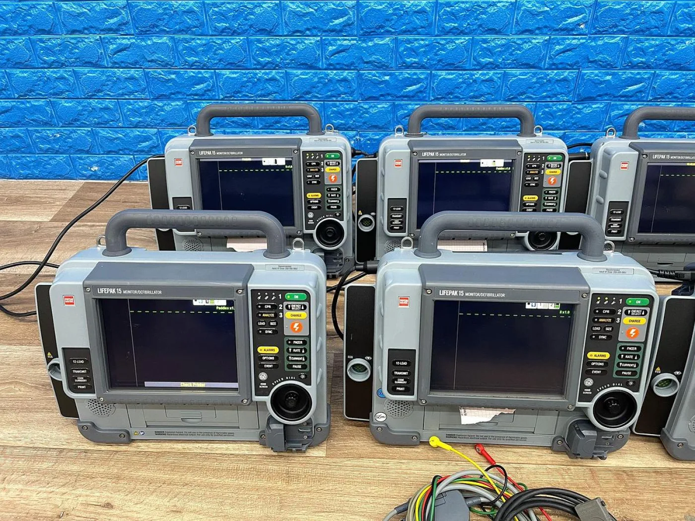 PHYSIO-CONTROL Lifepak 15 Defibrillator 6x 2018 2x 2013 V15-2 Defibrillator - 7