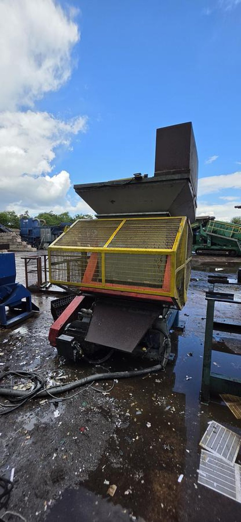 Lindner RS 1000 Single-Shaft Shredder