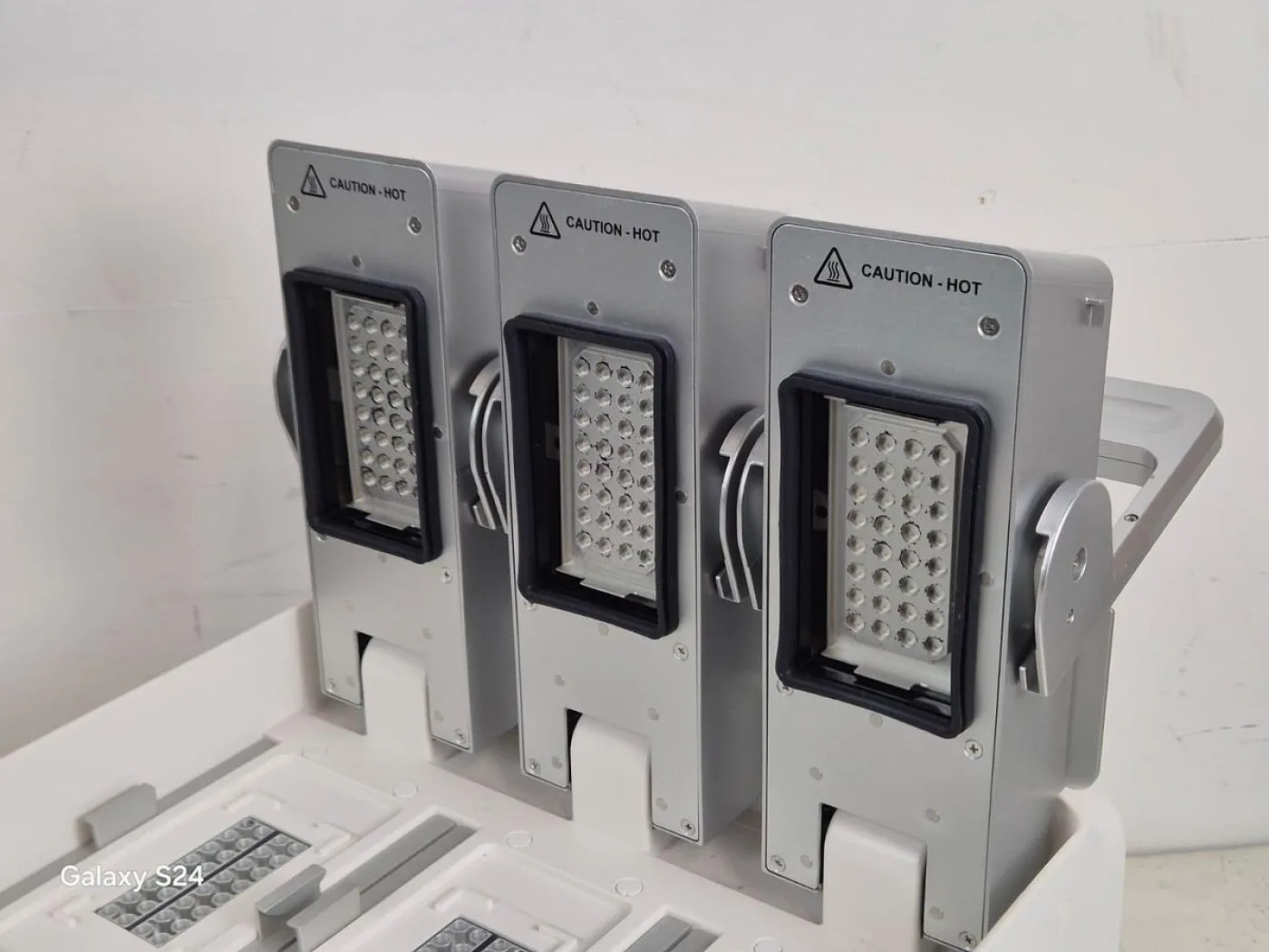 Applied Biosystems ProFlex PCR Sytem - 6