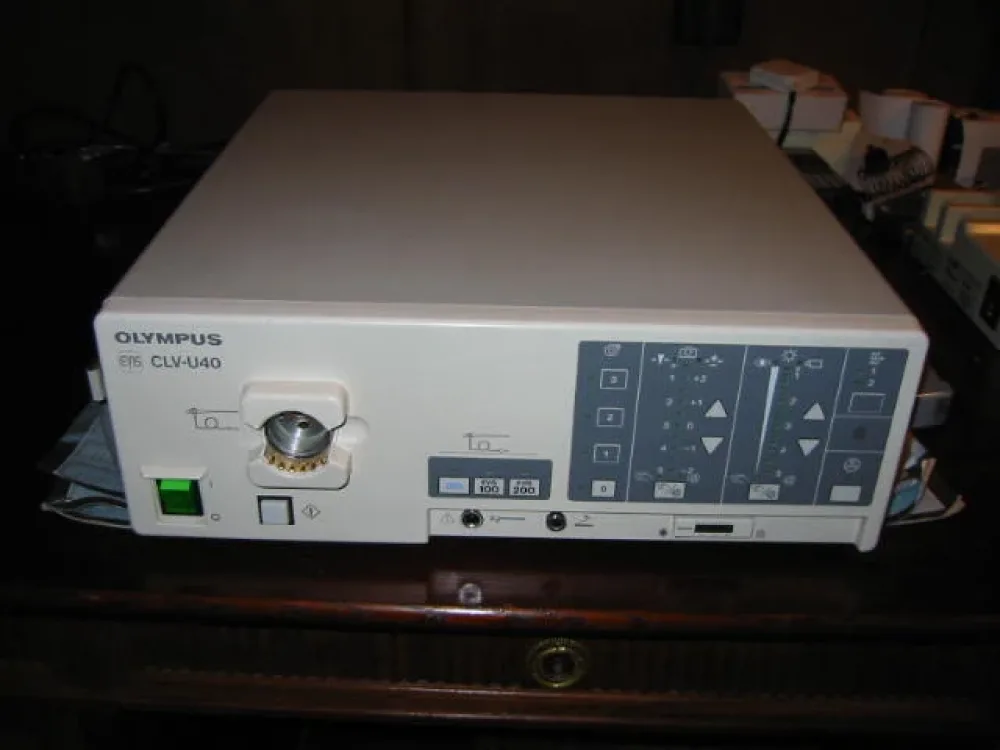 Olympus CLV-U40 Endoskopie Kaltlichtquelle (Xenon)