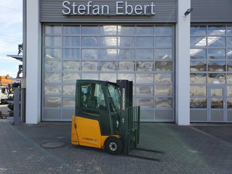 Jungheinrich EFG 215 / Triplex: 4.35m! / SS / nur 2.054h!