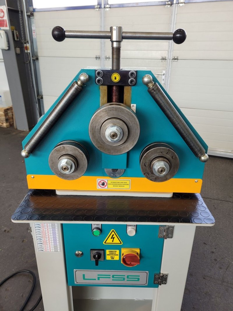 Profilbiegemaschine mit manueller Walzenzustellung PK 30