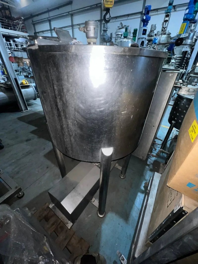 STAINLESS STEEL TANK 300 LITERS