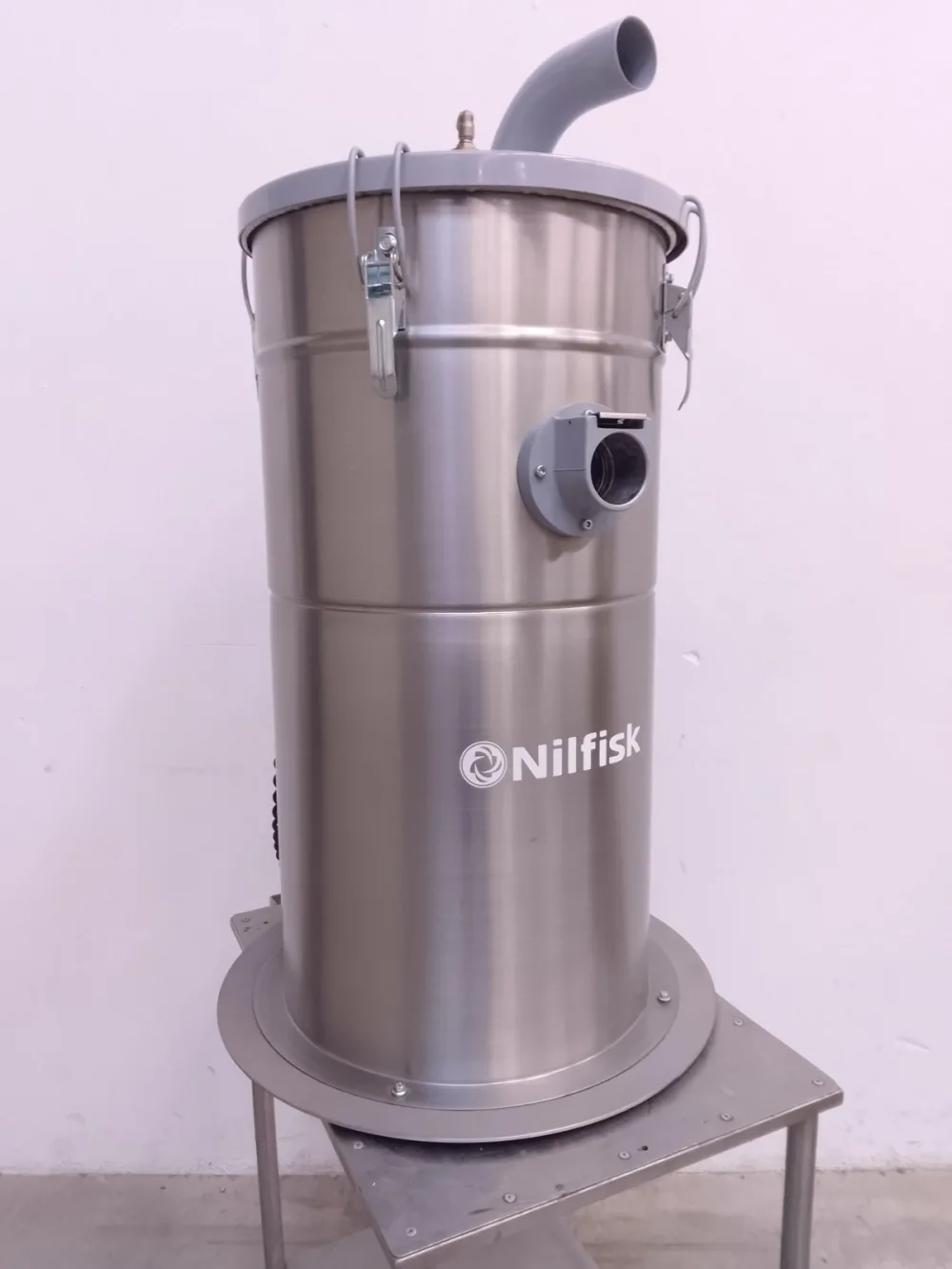 ASPIRATORE INDUSTRIALE PER POLVERI – NILFISK
