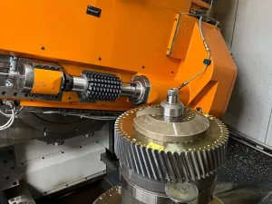 CNC Gear Hobbing Machine – LIEBHERR LC802