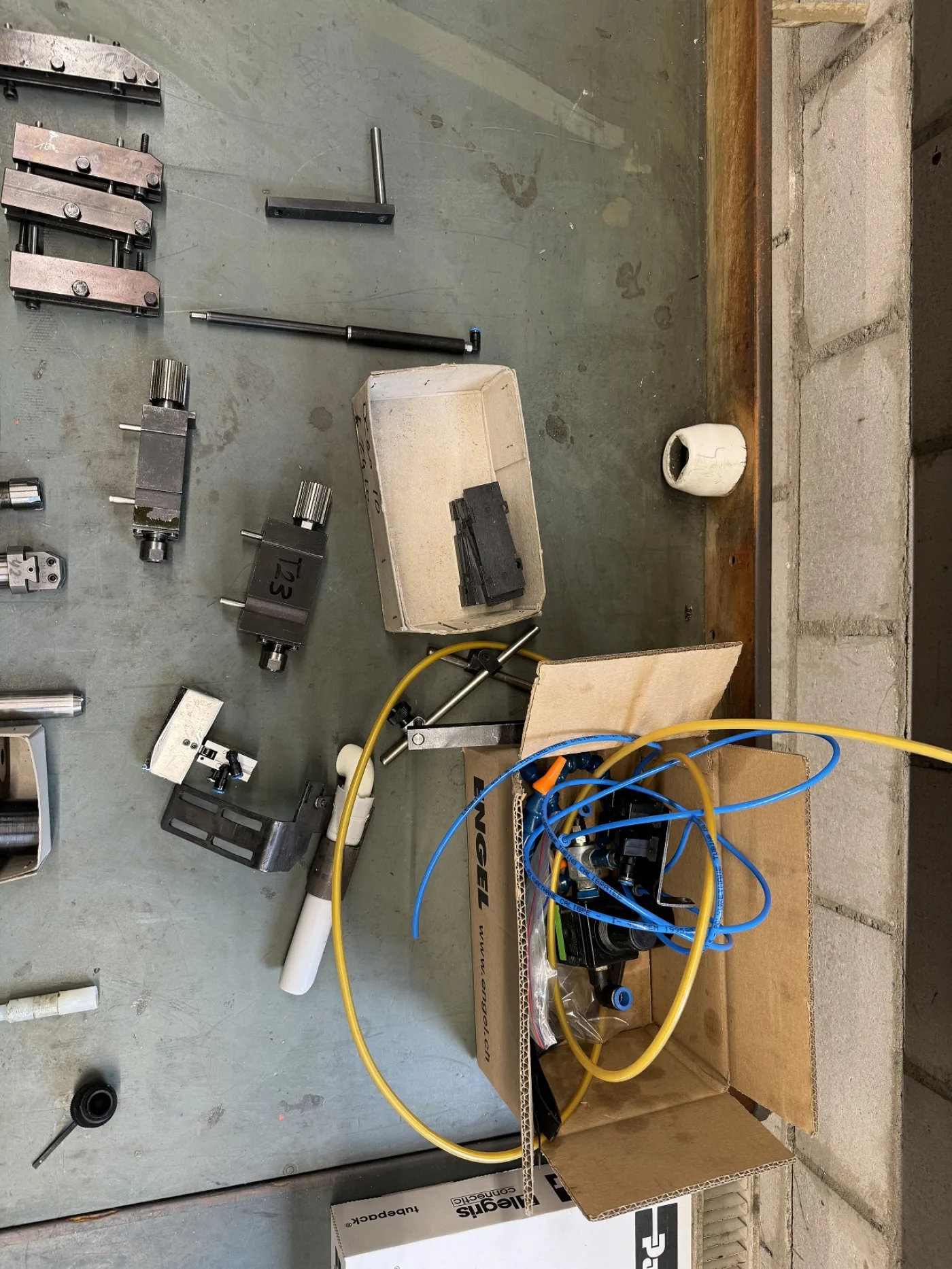 TOUR AUTOMATIQUE CNC TORNOS DECO 10 - 5