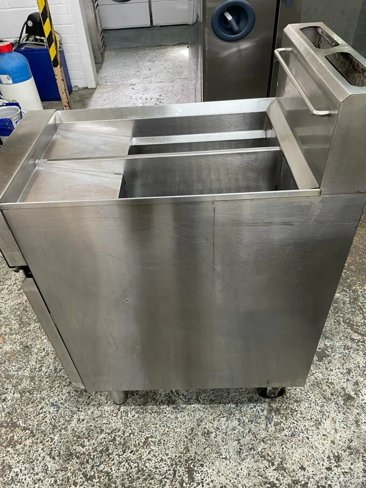Blue Seal GT46 Twin Tank Gas Fryer - islandcatering - 6