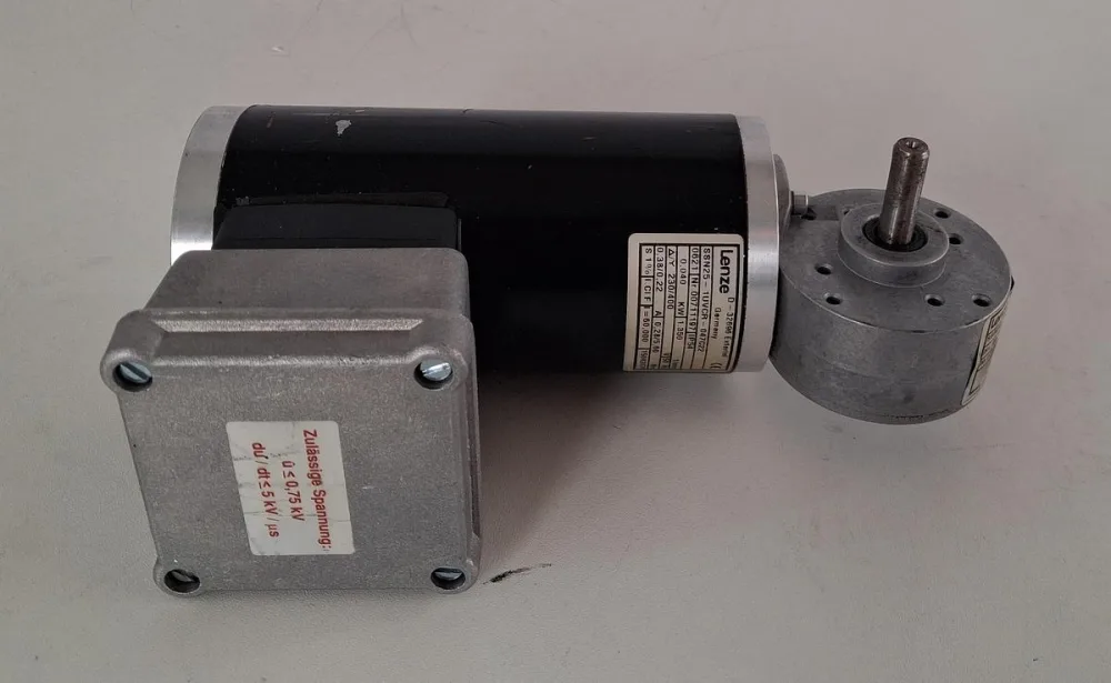 Lenze SSN25-1FVCR Getriebemotor mit Winkelgetriebe
