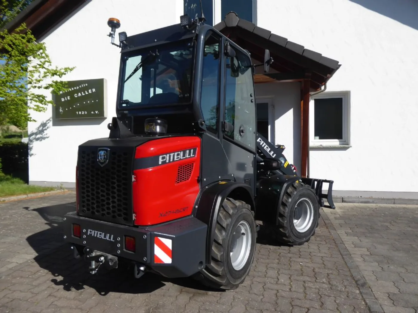 Pitbull Pitbull X27-45 mit Linde Hydrostat - 8