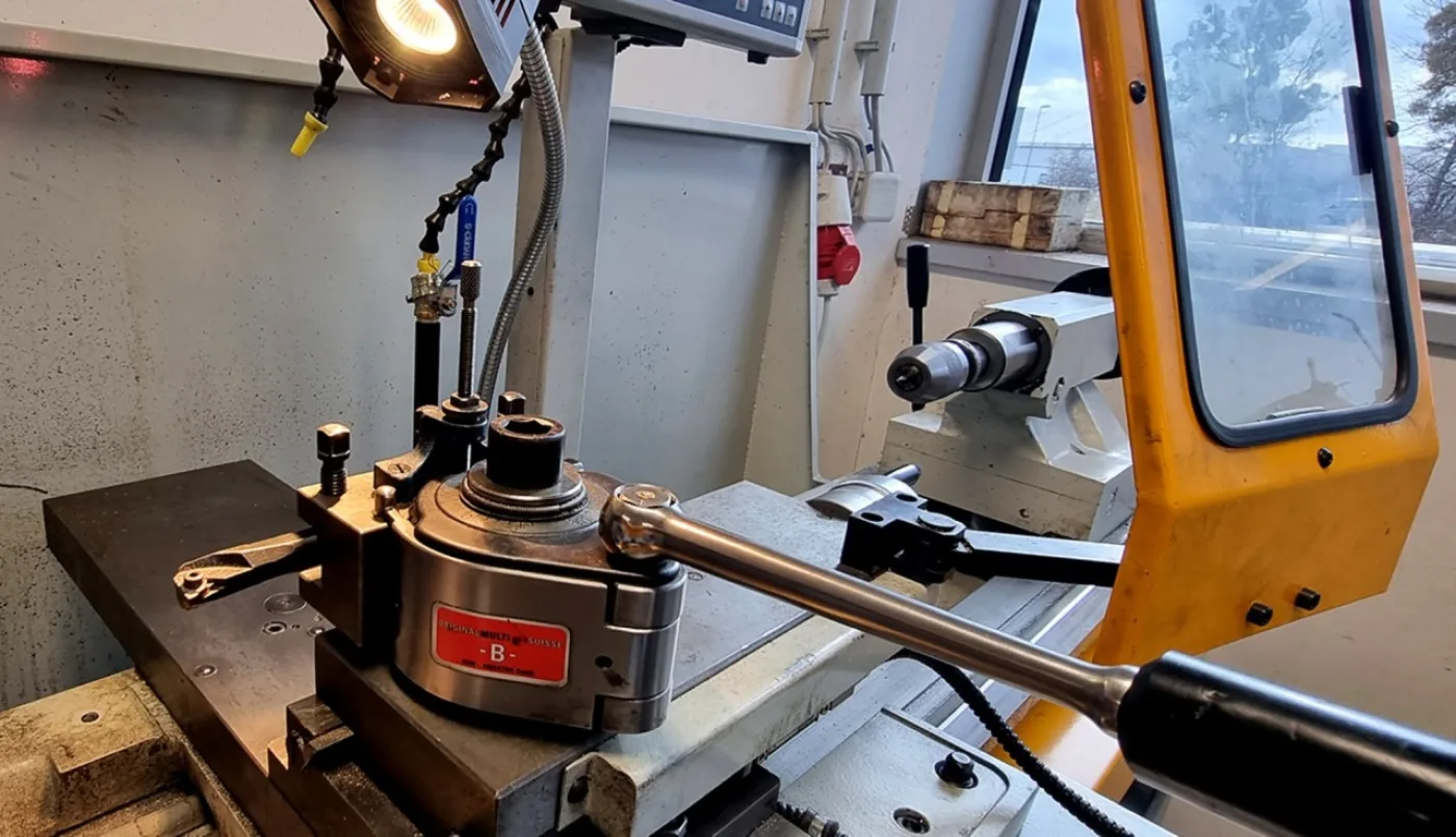 Spitzendrehmaschine C 400 TM - 3