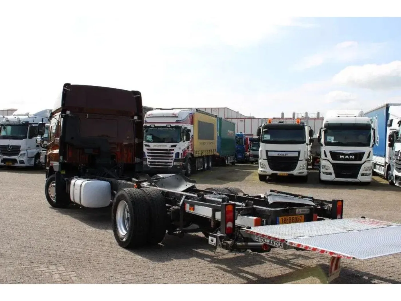 DAF CF 65 220 + lift + euro 5 - 5