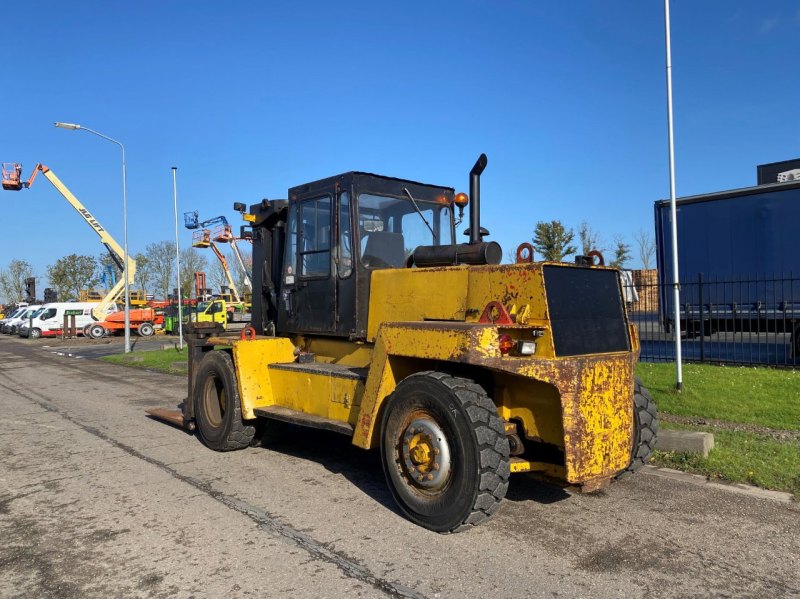 Svetruck 18 60 33 TRIPLEX MAST