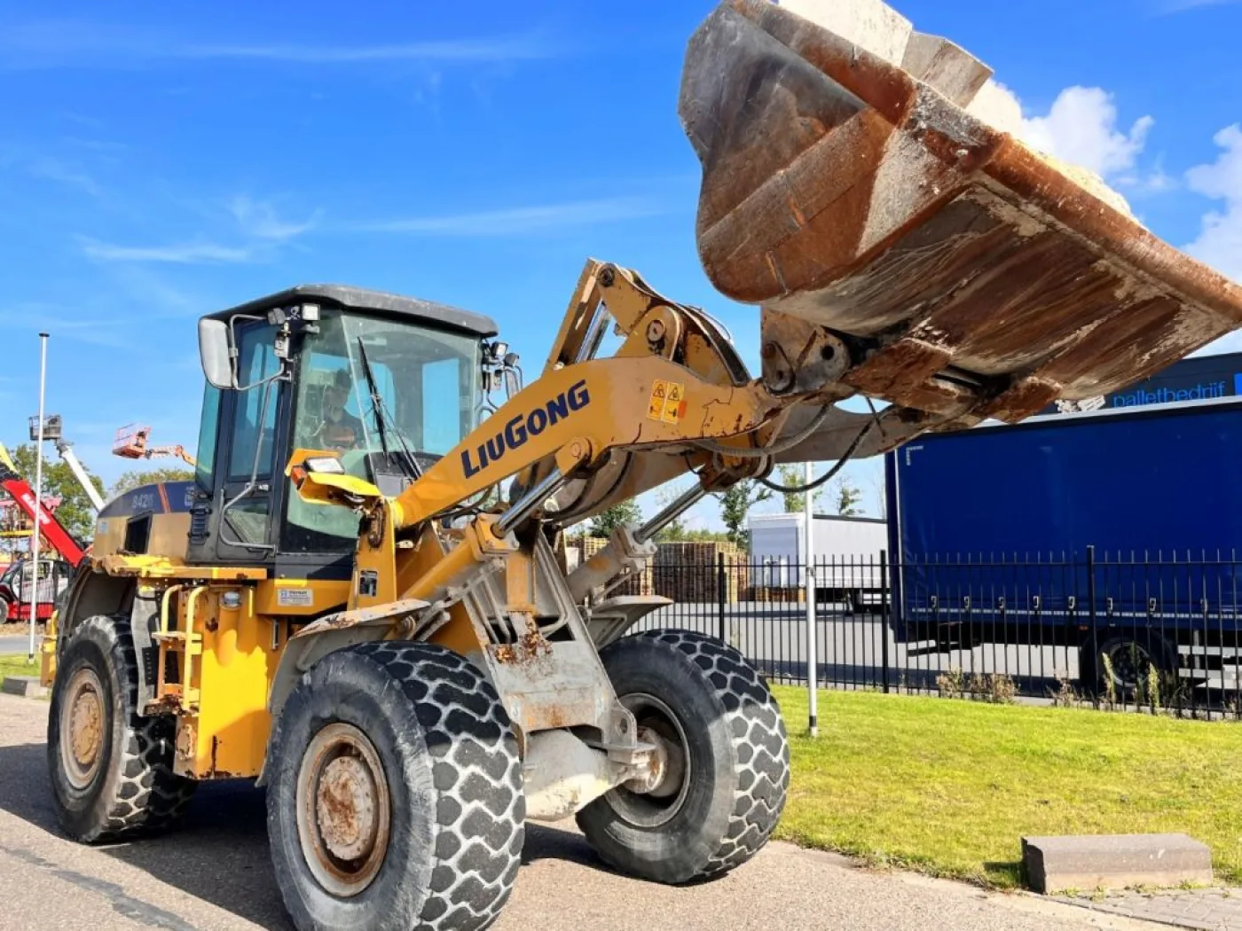 LiuGong /CATERPILLAR CLG842 III - 6