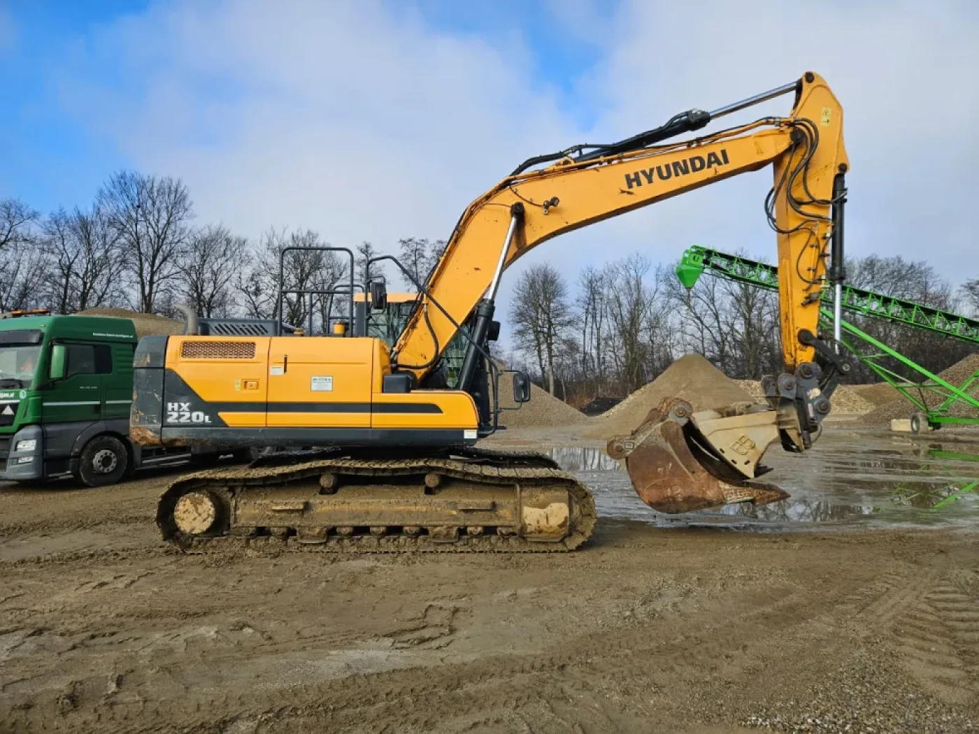 Hyundai - HX 220 L - 1