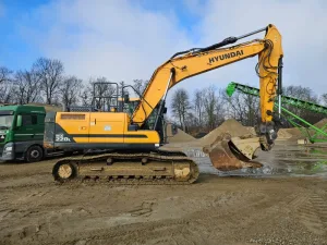Hyundai - HX 220 L