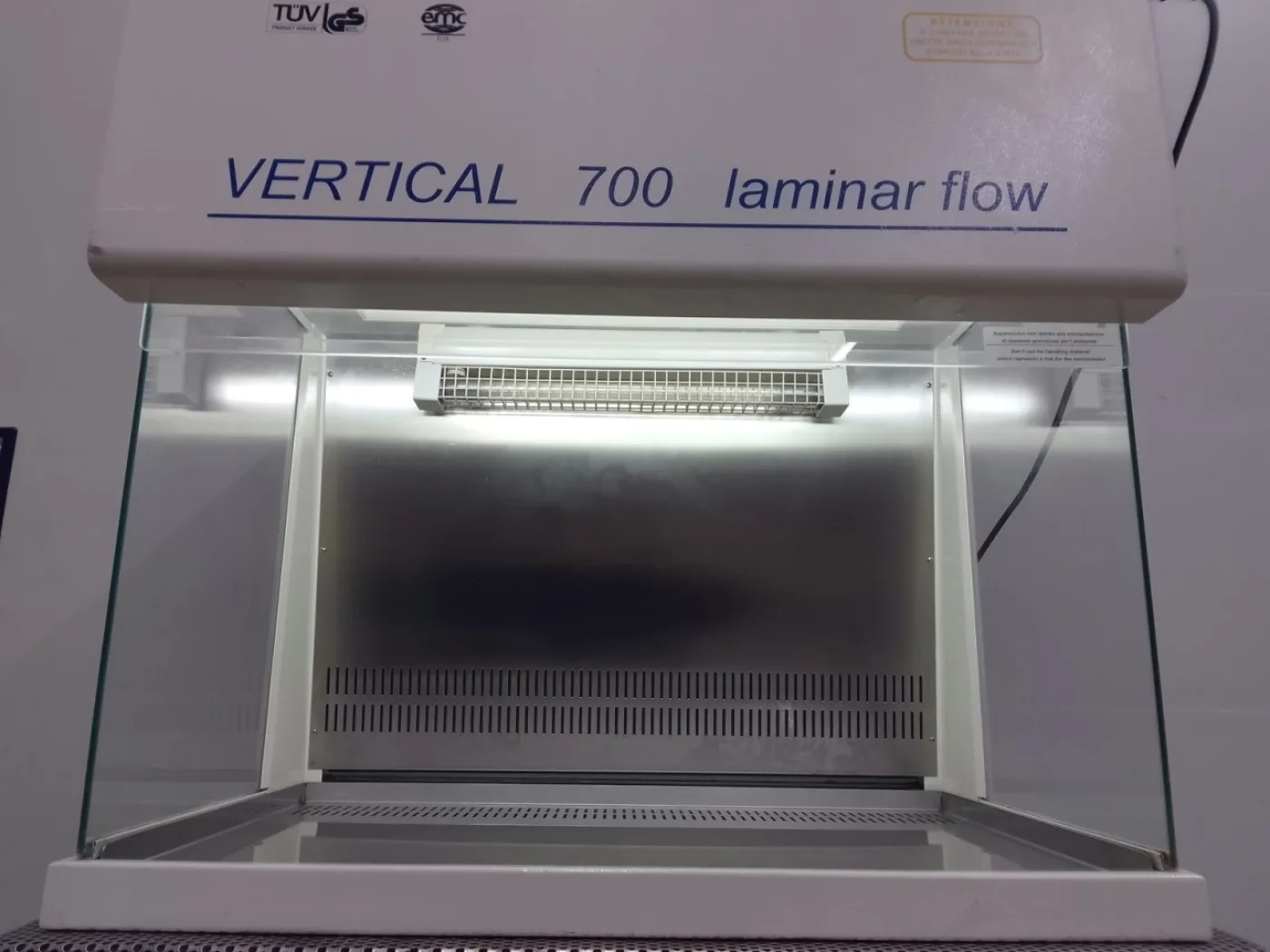 CAPPA A FLUSSO LAMINARE VERTICALE – ASAL – MOD.VERTICAL 700 - 7