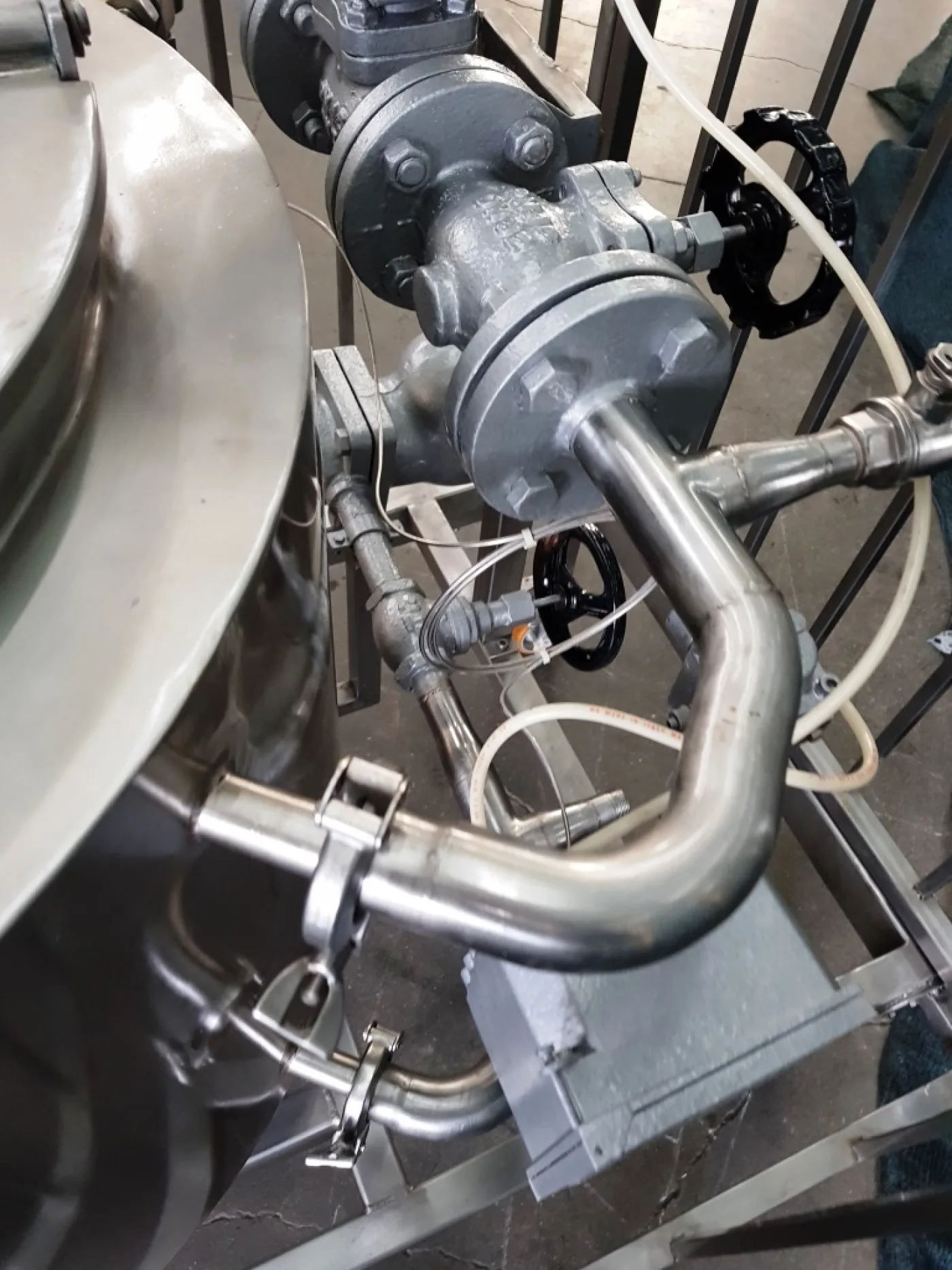 SERBATOIO CARRELLATO INCAMICIATO – TERMOINDUSTRIALE – MOD. 300 L - 4
