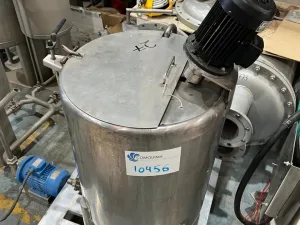 USED STAINLESS STEEL TANK WITH AGITATION CAPACITY 150 LITERS