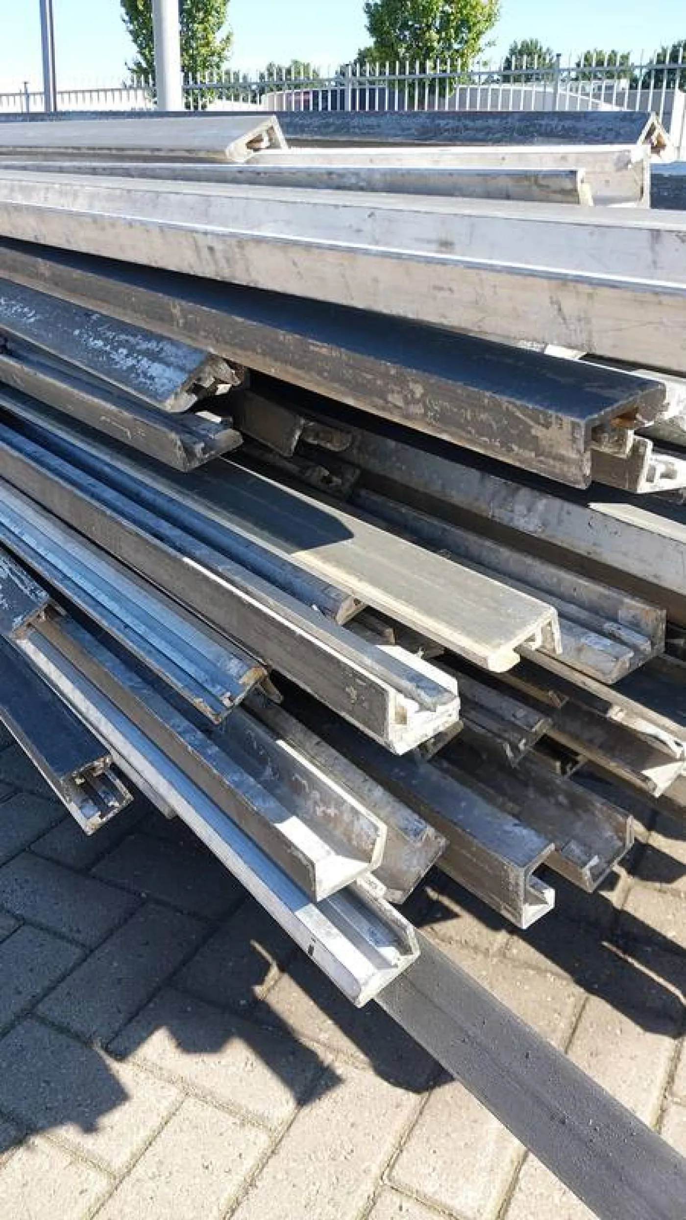 Bi-rail system - 3