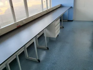 2076 - Used S+B Laboratory wall table (550 cm)