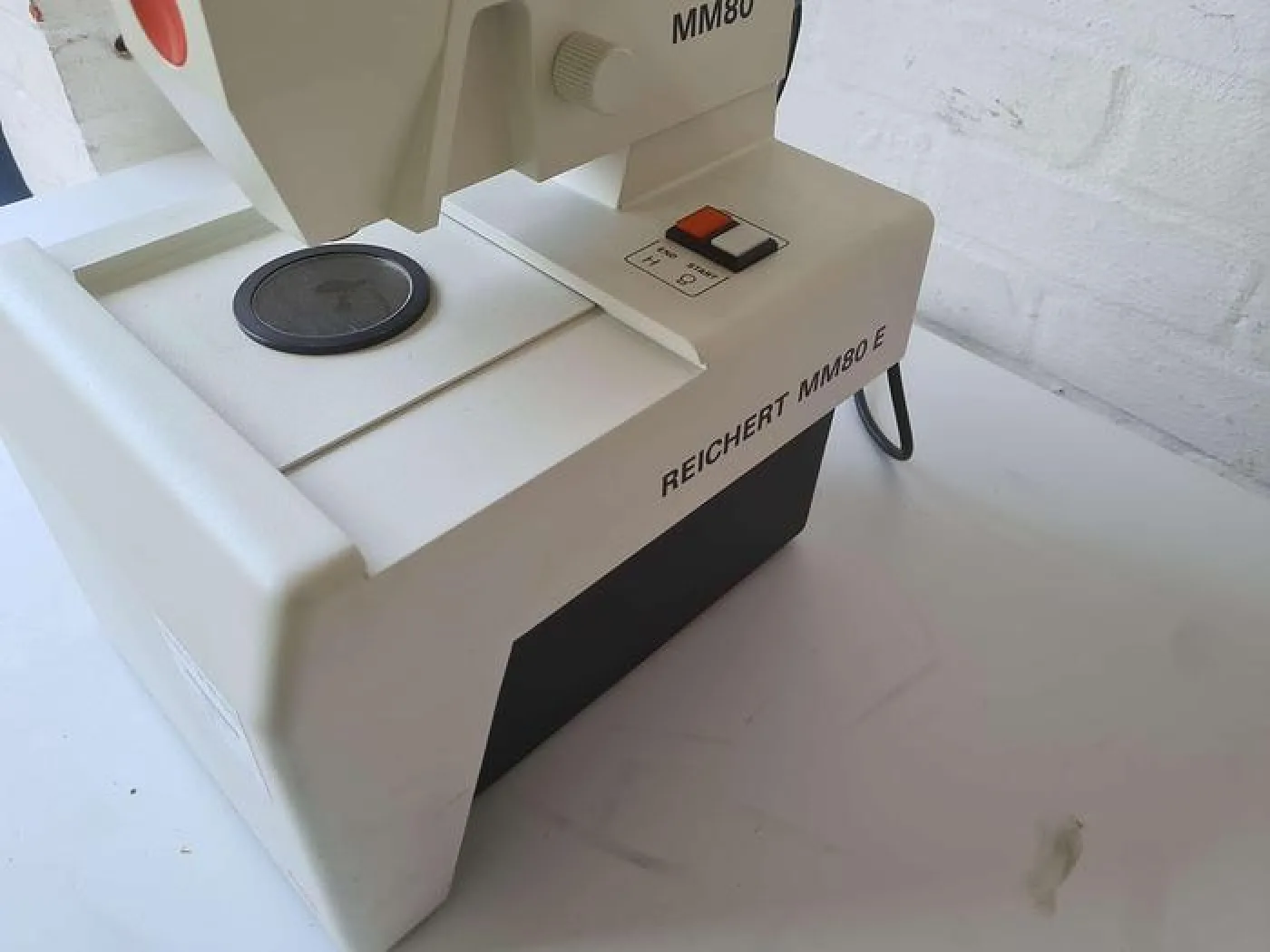 Leica Reichert MM80 E Mirror Cryo Fixation Unit - 3