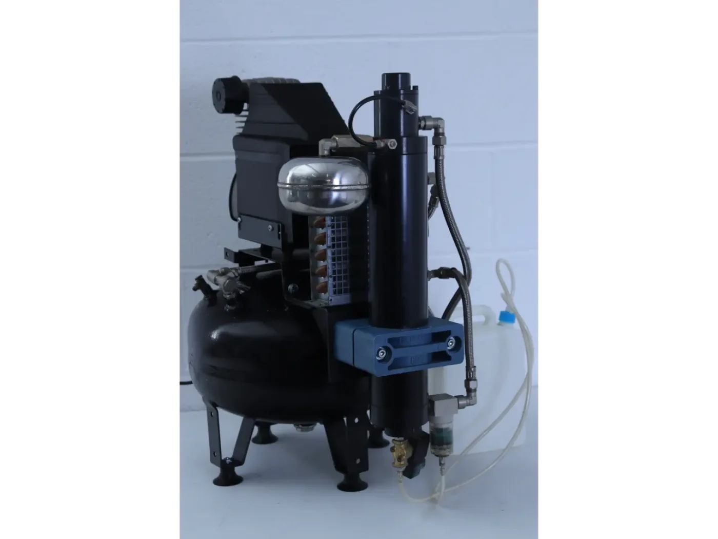 Peak Scientific D1/24/57 Compact Air Compressor - 4