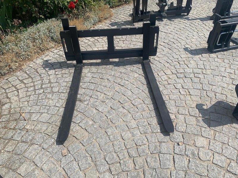 BIG Palettengabel 120cm mit Merlo ZM2 2 Tonnen