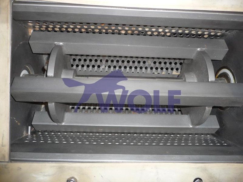 Zerkleinerungsmaschine KEMUTEC - Type M-305 als Horizontalreibe.