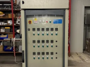ELECTRICAL PANEL, ELECTROMECHANICAL, CONSISTING OF 16 DIGITAL THERMOSTATS, SECOND-HAND EQUIPMENT