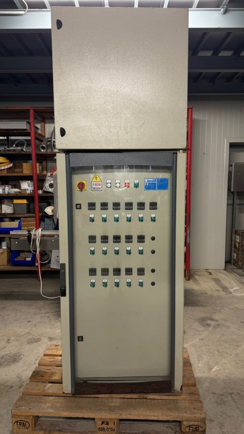 ELECTRICAL PANEL, ELECTROMECHANICAL, CONSISTING OF 16 DIGITAL THERMOSTATS, SECOND-HAND EQUIPMENT