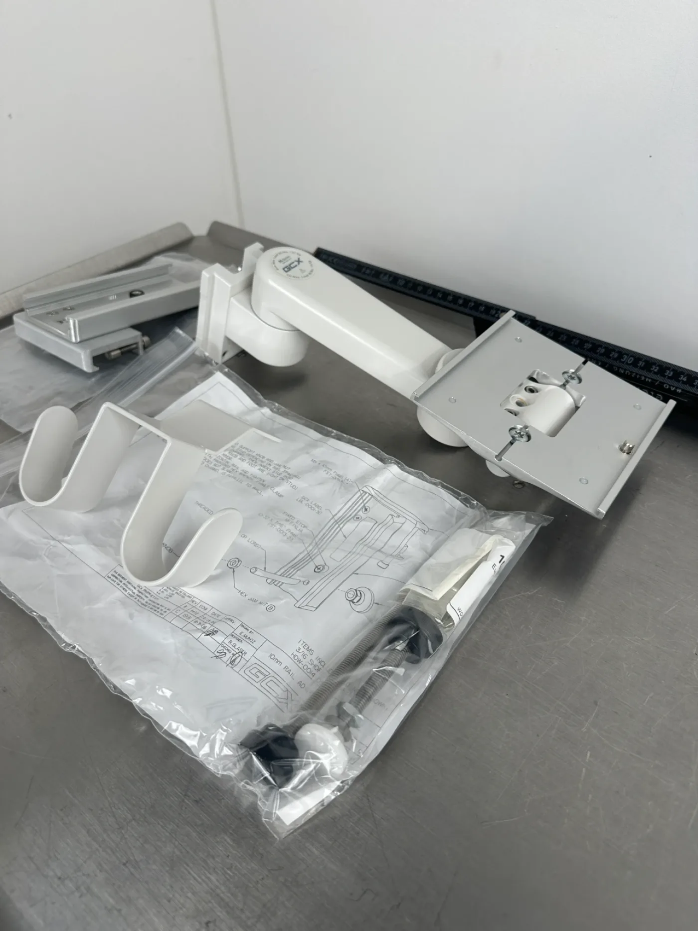 GCX M-Series Monitorhalter - 2