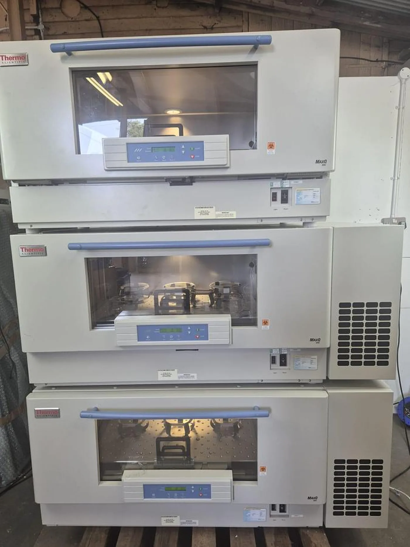 Thermo Scientifi Max SHKE8000 Orbital Shaker-Incubator - 3