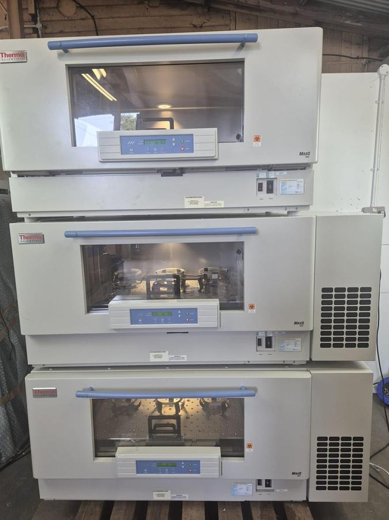 Thermo Scientifi Max SHKE8000 Orbital Shaker-Incubator