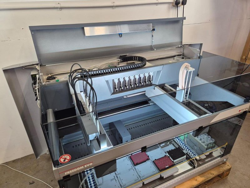 Tecan Freedom Evo-2 150 Robotic liquid handling workstation