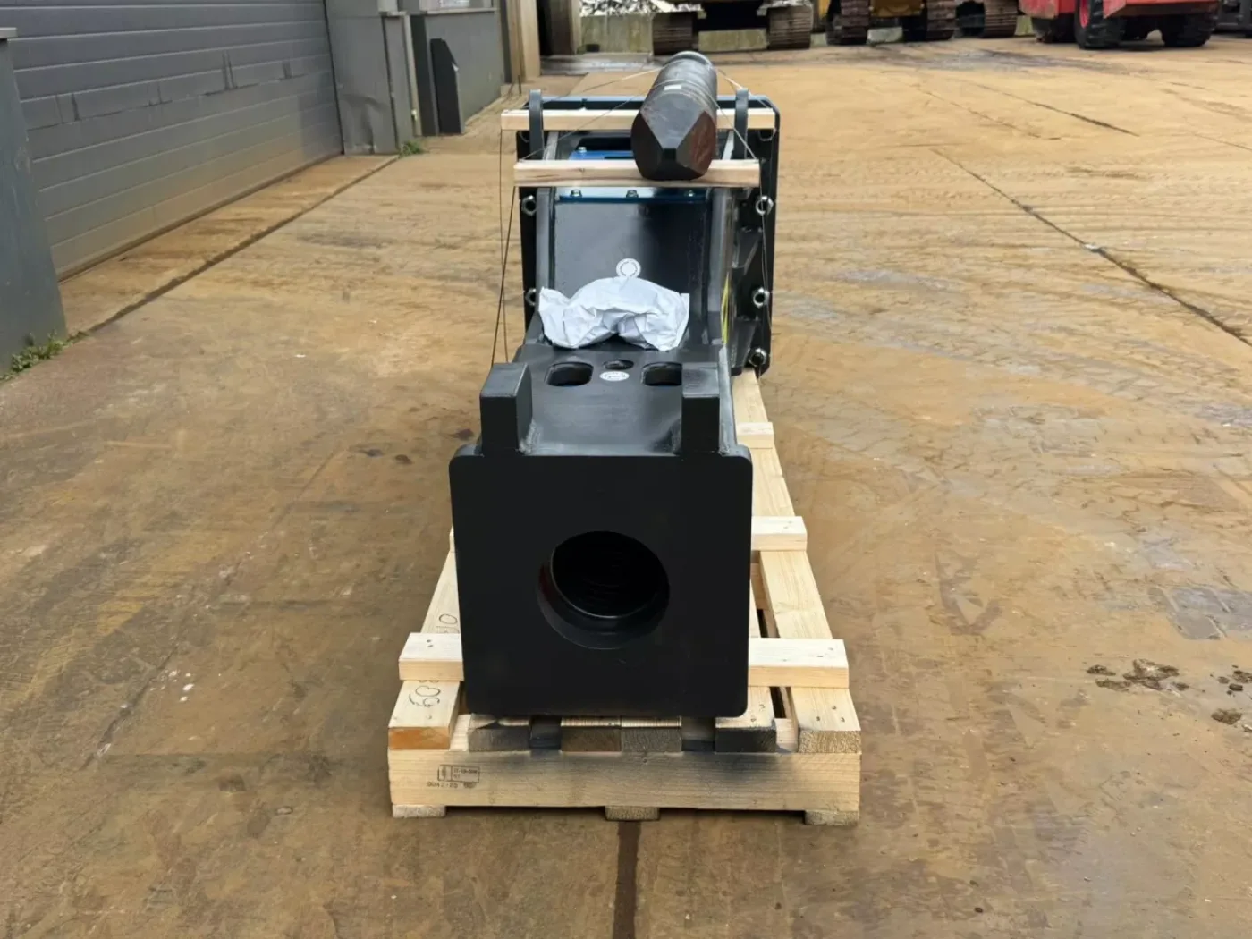 Hammer HS3200 fits 30-47 Ton excavator - 4