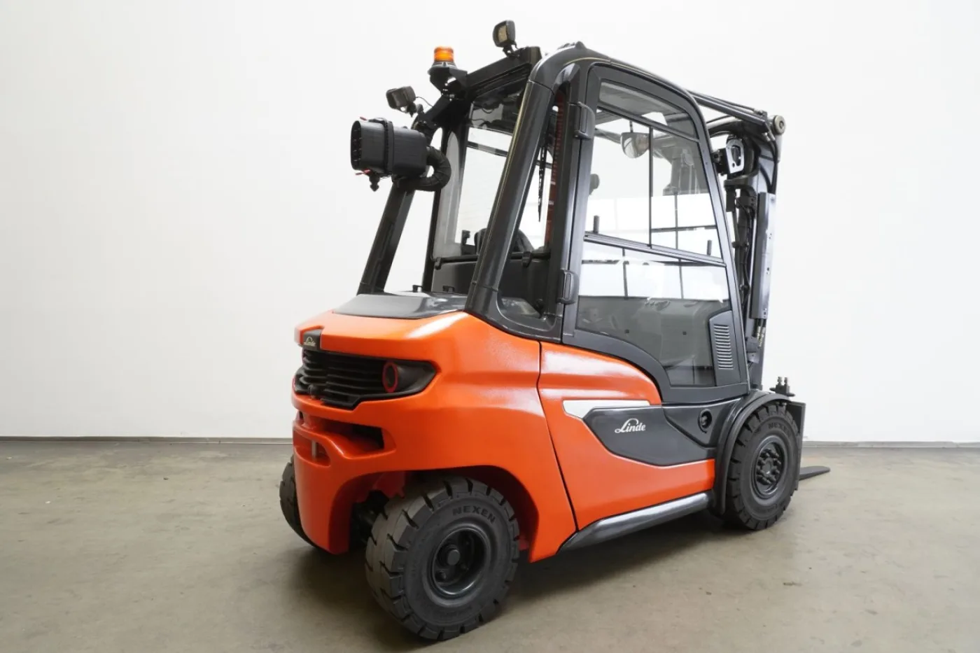 Frontstapler Linde H 30 D 1202 (2022) - 1