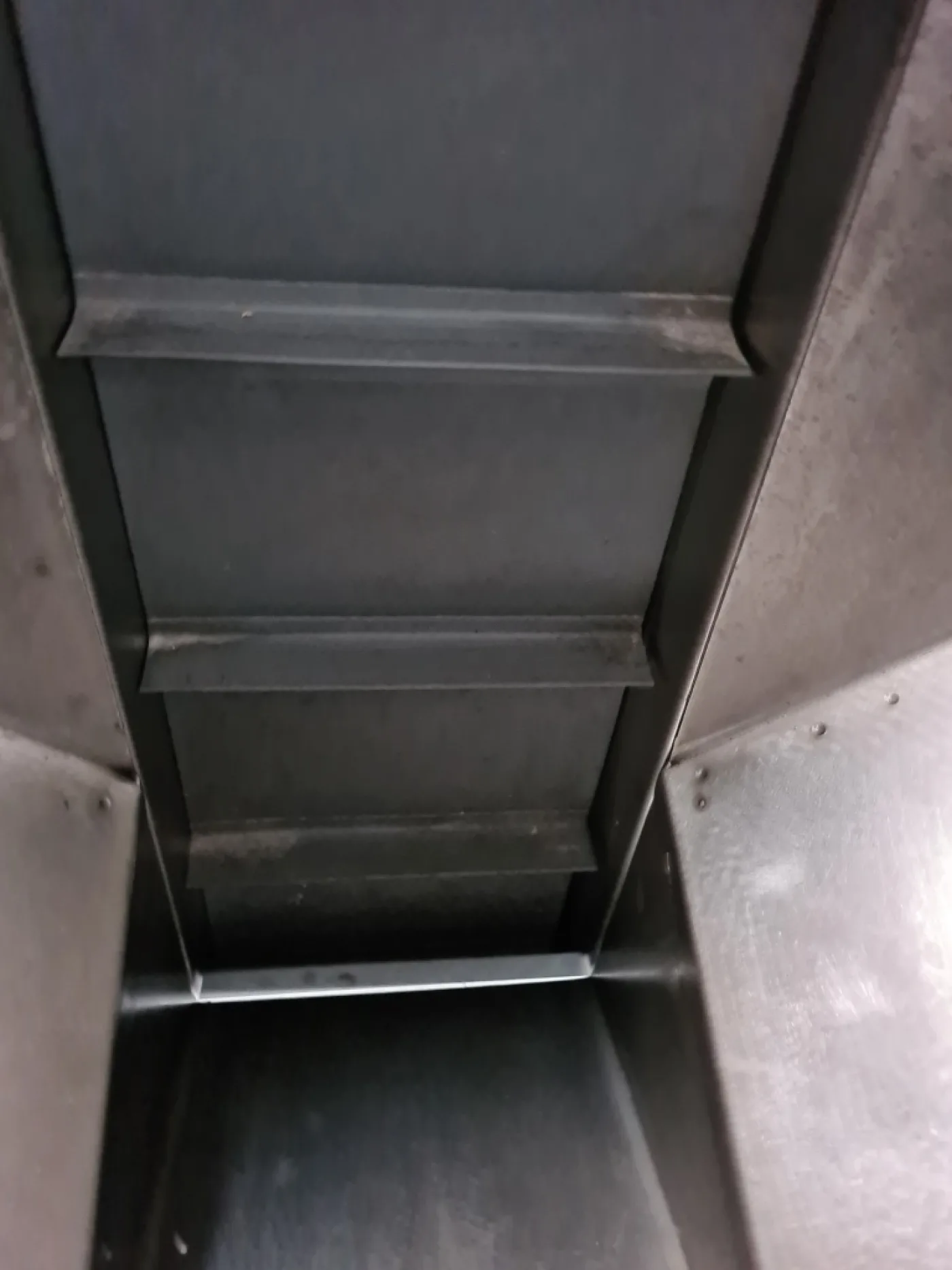 ELEVATORE A TRAMOGGIA PER TAPPI – GAMA - 8