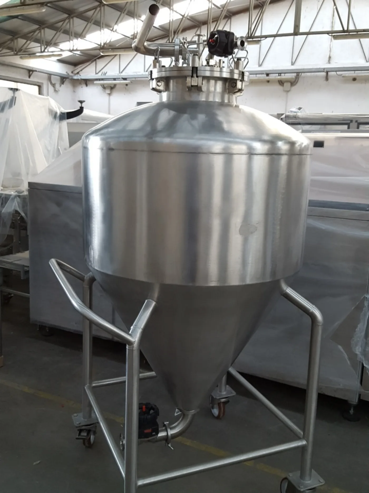 SERBATOIO INOX CARRELLATO – 500 L - 1