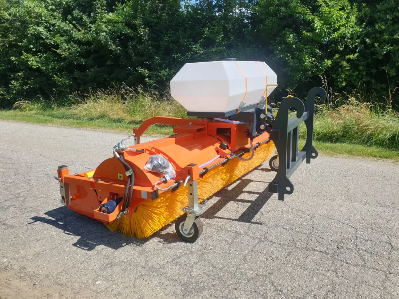 Kehrmaschine KEH 2,4 m mit JCB Q-FIT - 5