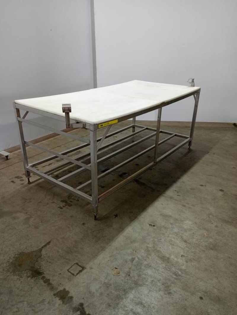 Cutting table