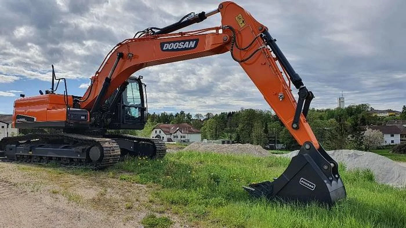 Doosan DX225 LC Kettenbagger - 1