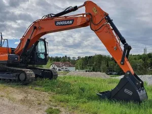 Doosan DX225 LC Kettenbagger