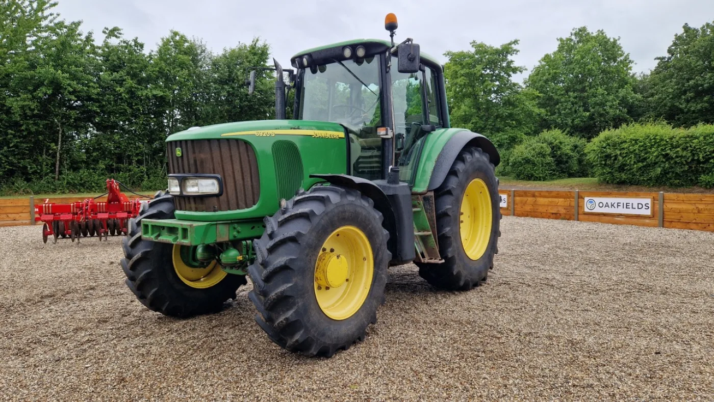 2005 John Deere 6920S 4WD Tractor - 1