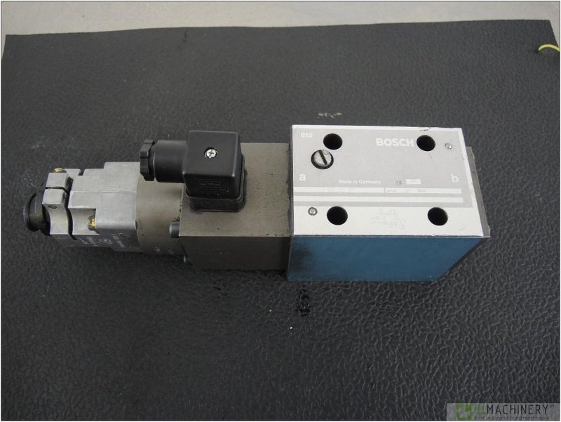 2000 BOSCH 0811403001 AI2233