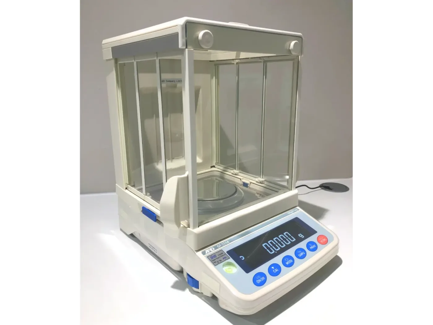 A&D GF-324A Series Analytical 4-Place Balance - 3