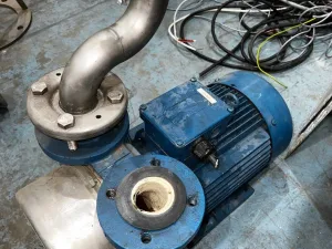 USED STAINLESS STEEL VACUUM PUMP 5.5 kW