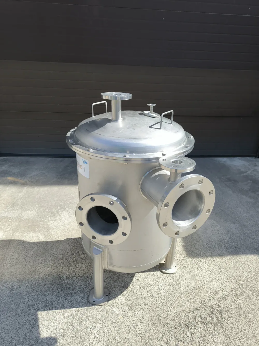 SECOND-HAND STAINLESS STEEL SYPHONE CLOSURE 200 LITERS