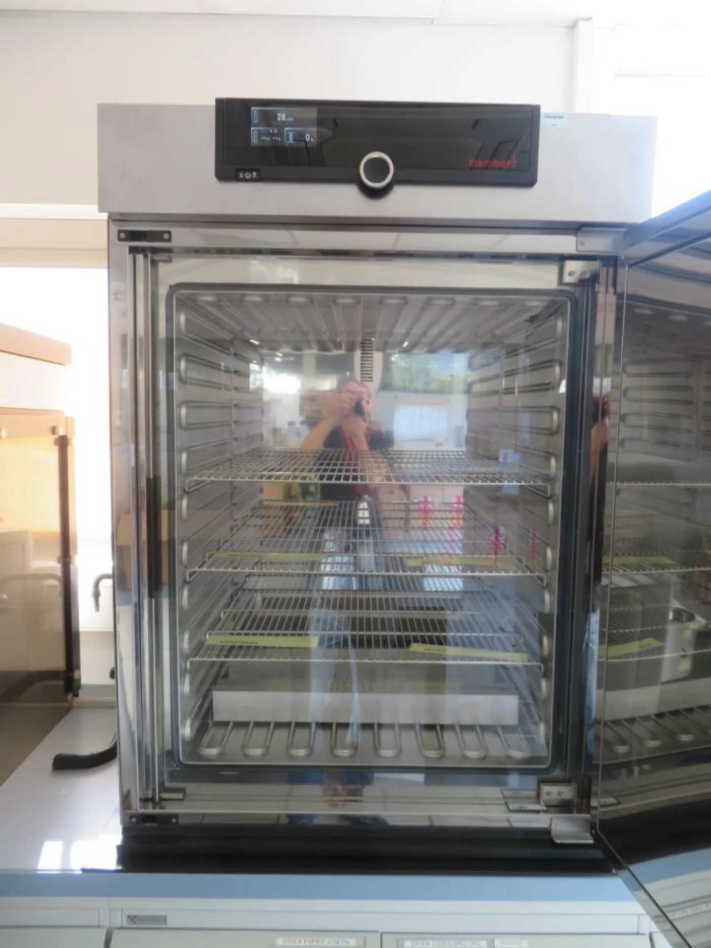 Memmert GmbH and Co. KG Memmert GmbH and Co. KG IN260 Laboratory Incubator- R and D - 6