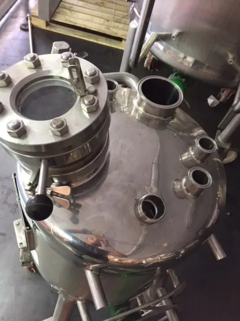 USED 316L STAINLESS STEEL TANK 90 LITERS